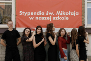 Zdjęcie artykułu - Stypendia św. Mikołaja - pomysł na rozwój wolontariatu w Twojej szkole! Od jednorazowej akcji do wielkiej zmiany