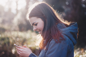 Zdjęcie artykułu - Masz w domu stary telefon komórkowy? Oddaj go Fundacji Świętego Mikołaja